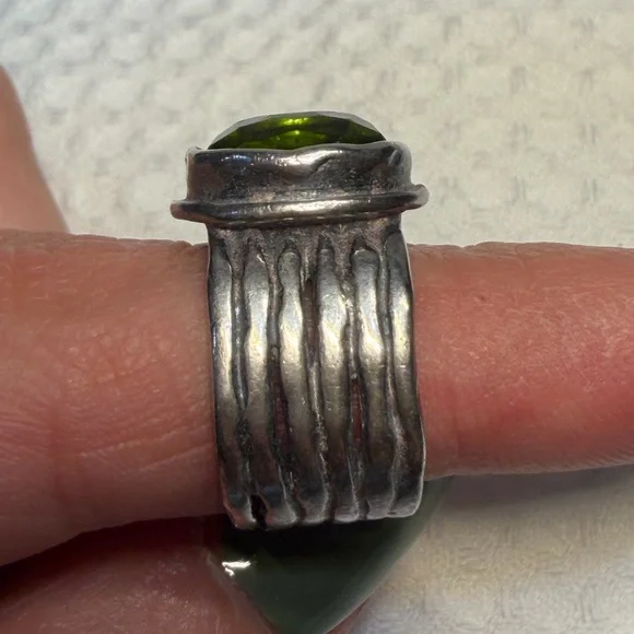 Peridot Ring Stirling size 5 - Picture 5 of 5